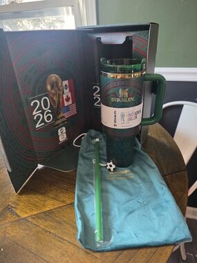 Stanley Green and Gold Quencher Handle Tumbler with Straw